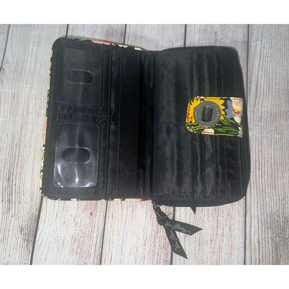 Vera Bradley Poppy Fields 2011  Quilted Floral Turnlock Zip Around Wallet - Picture 6 of 9